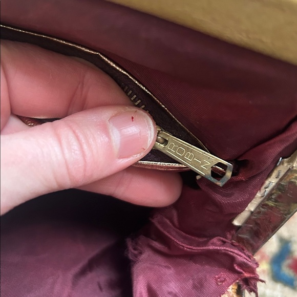 Vintage Mushroom Embroidered Tan Handbag - Picture 8 of 9